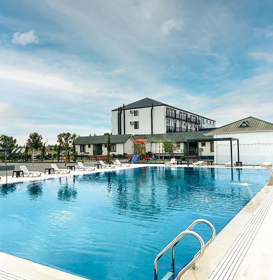 Karvan Hotel-Sanatorium นัฟตาลัน ภายนอก รูปภาพ