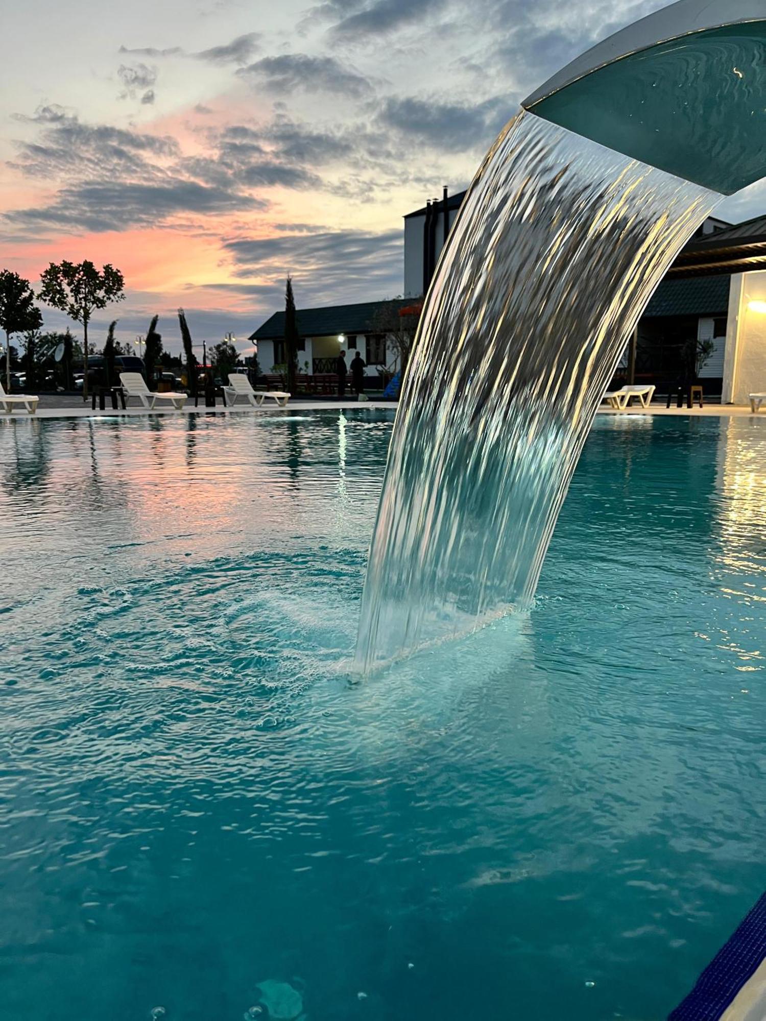 Karvan Hotel-Sanatorium นัฟตาลัน ภายนอก รูปภาพ