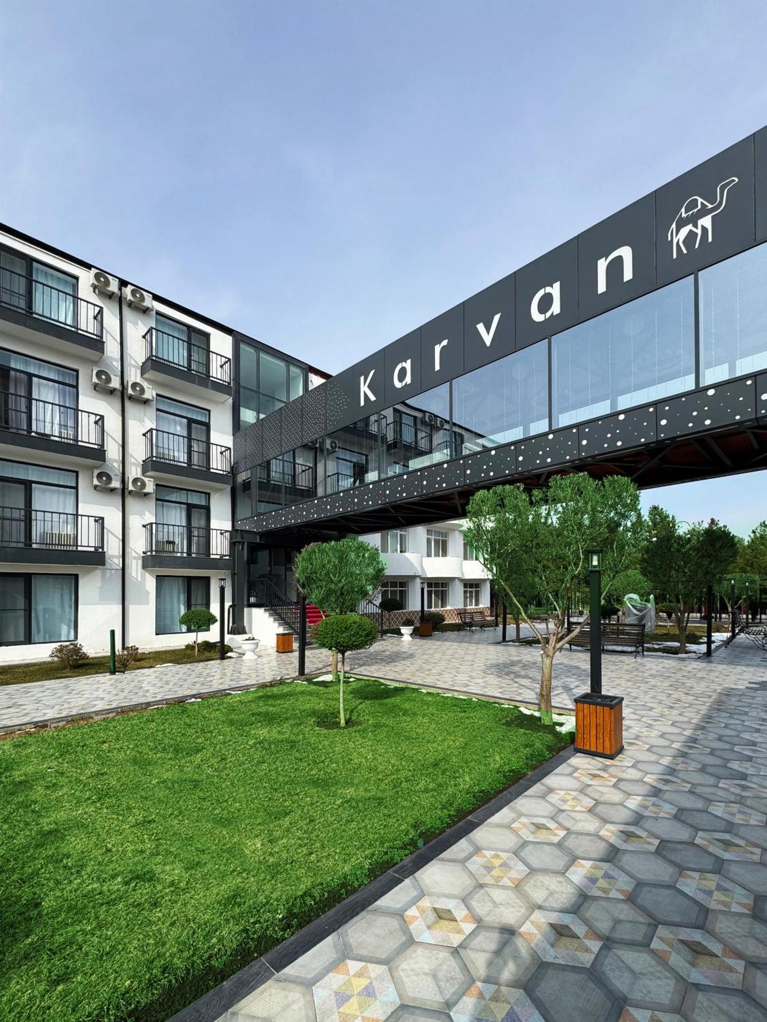 Karvan Hotel-Sanatorium นัฟตาลัน ภายนอก รูปภาพ