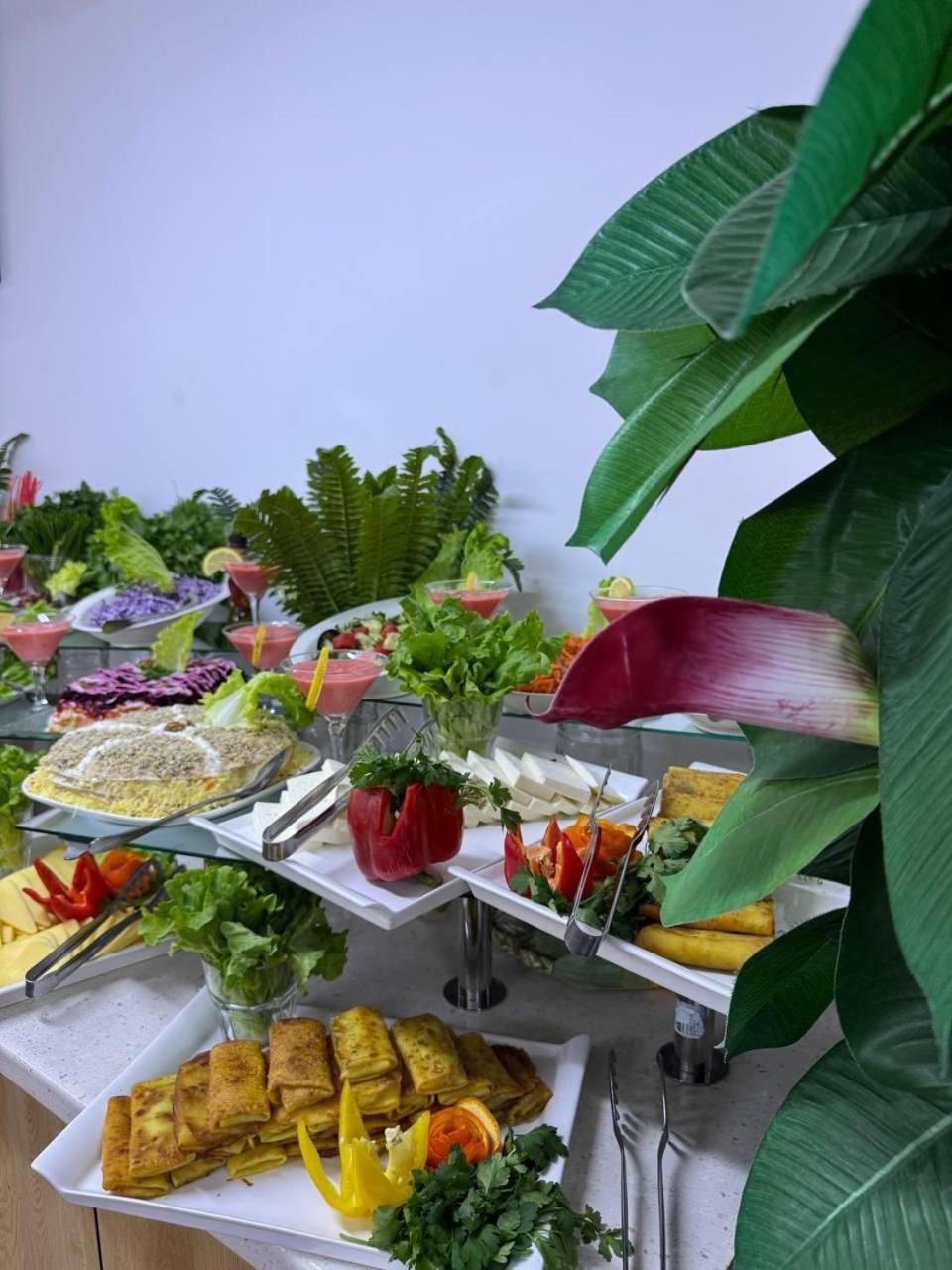 Karvan Hotel-Sanatorium นัฟตาลัน ภายนอก รูปภาพ